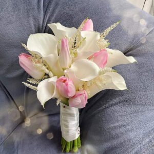 Hoa cưới đẹp Calla Lily phối Hoa Tulip hồng