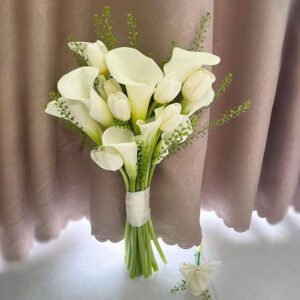 Hoa cưới Calla Lily mix hoa Tulip trắng tối giản