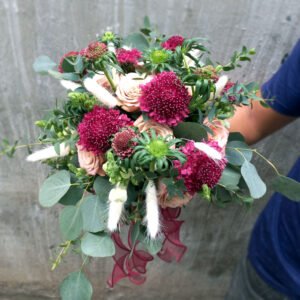 hoa-cuoi-hoa-scabiosa-do-mix-hong-con-minh