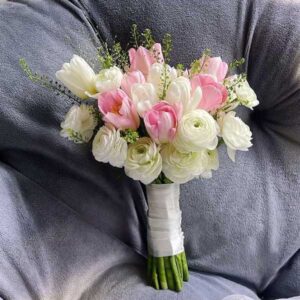 hoa-cuoi-tulip-hong-mix-hoa-mao-luong