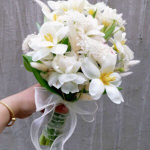 Hoa cưới Tulip trắng phối hoa Mẫu đơn 3