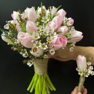 hoa-cuoi-tulip-hong-mix-thanh-lieu