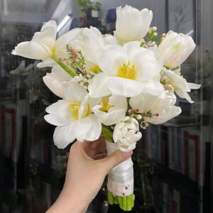 Mẫu hoa cưới Tulip đẹp phối hoa Thanh Liễu