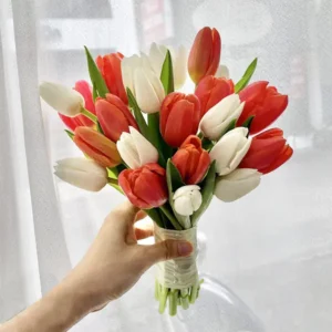 hoa cưới tulip cam kết hợp tulip trắng sang trọng