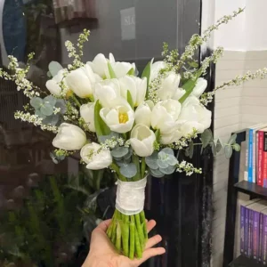 Hoa cưới Tulip kết hợp hoa Tuyết Mai